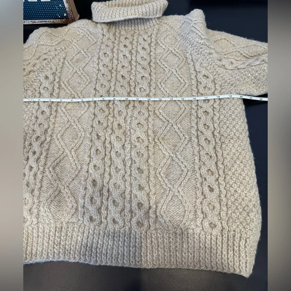 Prince of Burren Irish Knit Cable Sweater Unisex Aran
Islands Hand knit Sz M - Picture 3 of 10